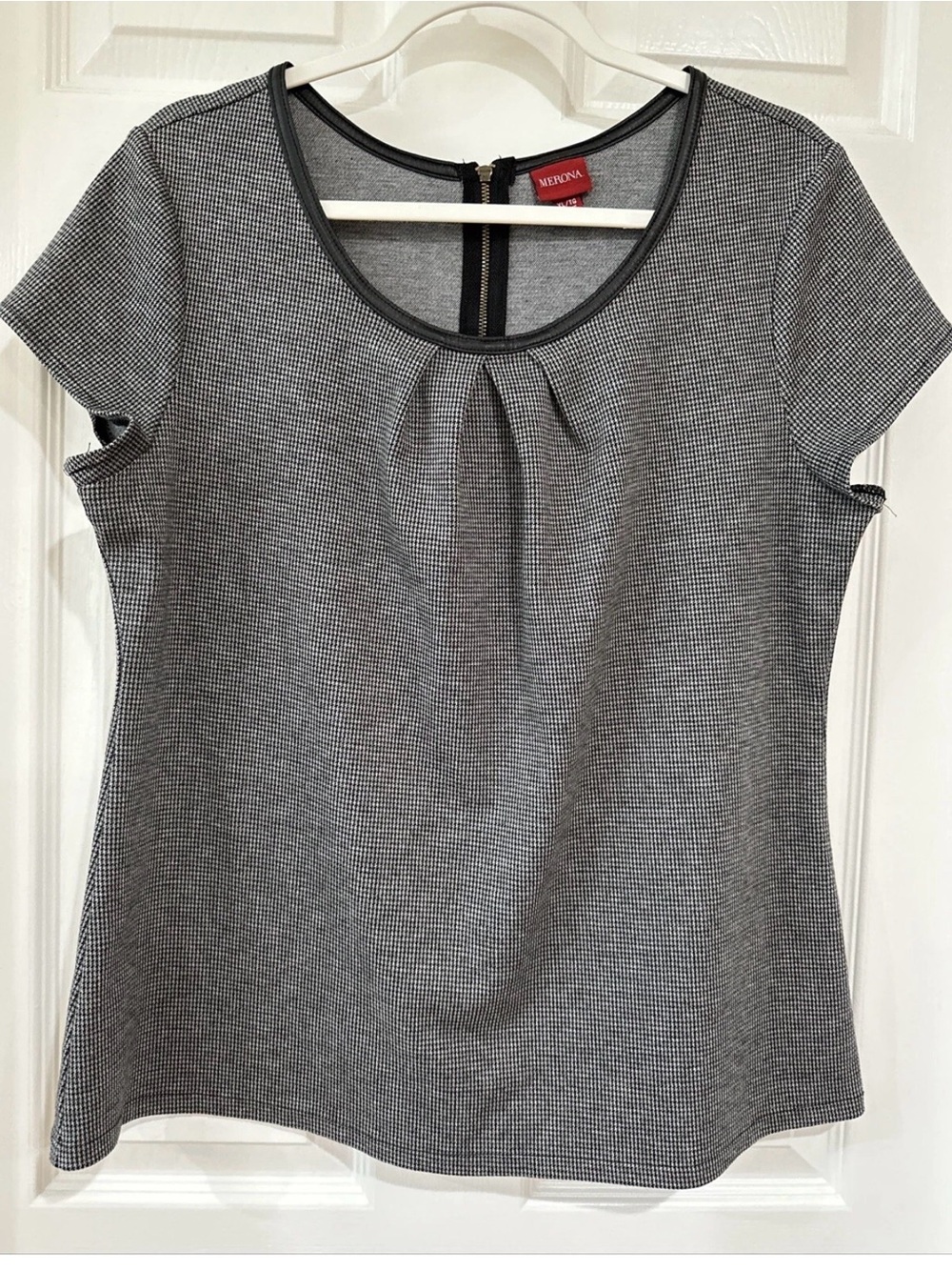 Merona Women's XL Short Sleeve Knit Top Back 1/4 Zip Black Gray Houndstooth
